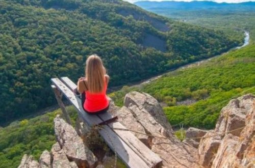 Женщина трагически погибла, пытаясь сделать селфи