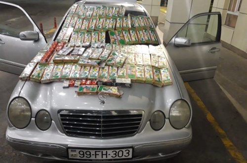 Avtomobildə gizlədilən papiroslar aşkarlandı