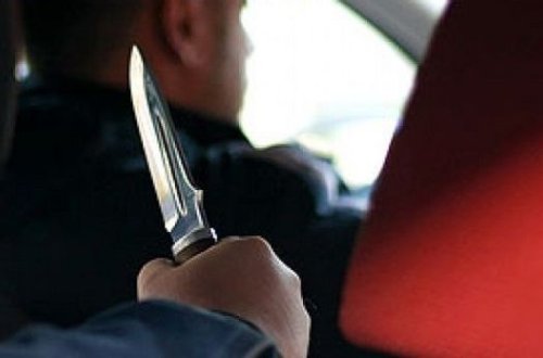 Bakıda taksi sürücüsünə hücum: Sifətinə yumruq vurub soydular