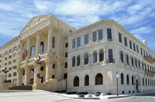 Baş Prokurorluq: Əli Kərimli özünə və iki polis əməkdaşına xəsarət yetirib