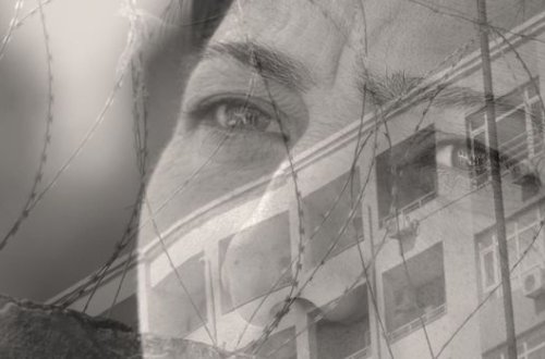 Oğlu ilə birlikdə ərini öldürən qadın: Elə bilirdim, ancaq kişiləri həbs edirlər - VİDEO