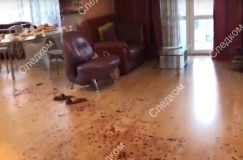 Narkoman ona pul vermək istəməyənlərı doğradı: 2 ölü, 4 yaralı - VİDEO