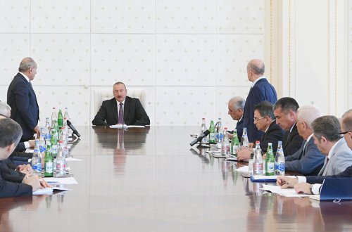 Daha hansı nazirlər istefaya göndərilməlidir? – Ekspert adlar açıqladı