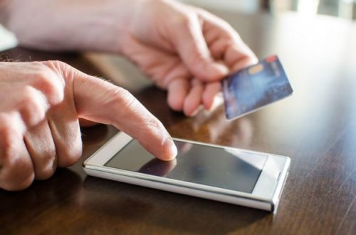 Fırıldaqçılar smartfonlardan pul oğurlamağın yeni yolunu tapıblar