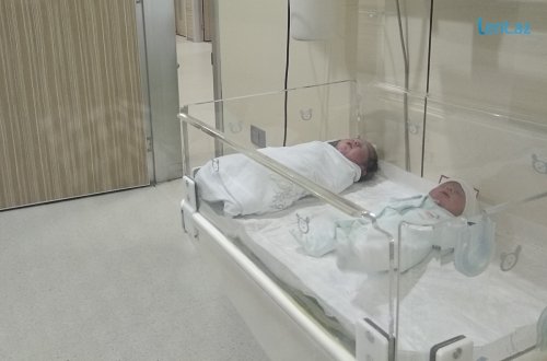 Bakıda 64 yaşlı qadın əkiz anası oldu