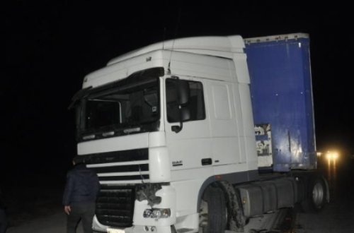 Azərbaycanda vəzifəli şəxs YÜK MAŞINININ ALTINDA QALDI