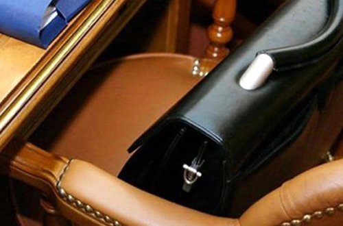 Xarici işlər naziri istefa verdi