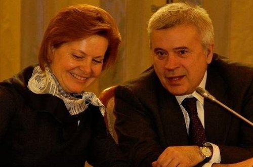 Azərbaycanlı biznesmenin arvadı milyonçular siyahısında