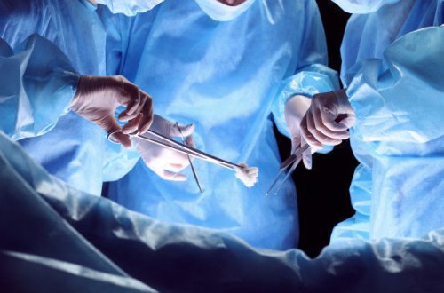 В Баку молодая женщина стала жертвой пластической хирургии