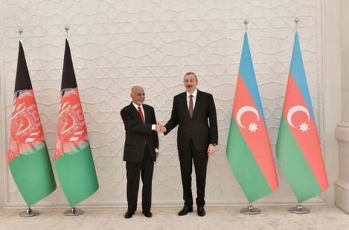 Ильхам Алиев встретился с Мухаммадом Ашрафом Гани - ФОТО