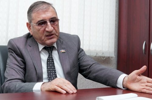 “Bunların hamısı boşboğazlıqdan irəli gəlir” – 69 yaşlı deputatdan etiraz