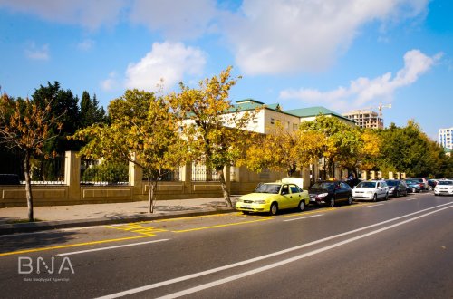 12 küçə və prospektdə taksi duracaqları təşkil edilib