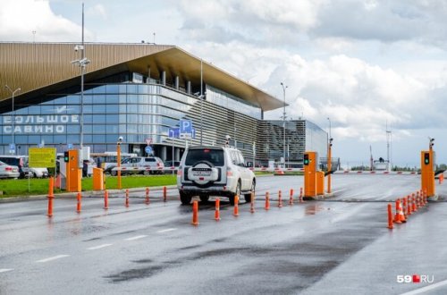 Azərbaycanlıya görə təyyarə təcili eniş etdi - Rusiyada