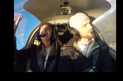 Oğlanın qıza təyyarədə evlilik təklifi şok etdi - 