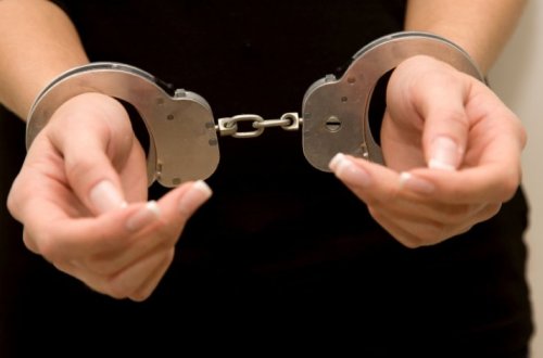 В Баку задержана женщина, укравшая золото на 2000 манатов