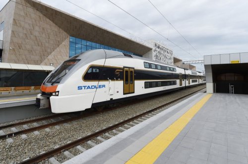 Bakı-Sabunçu qatarından istifadə edənlərə ŞAD XƏBƏR - VİDEO