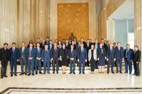 Dövlət Agentliyinin sədri YAP gəncləri ilə görüşüb