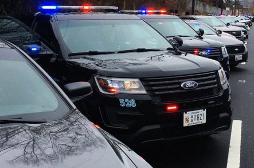 Неизвестный открыл стрельбу в Торонто, ранены подростки