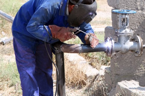 Xətlər üzərindəki qurğuların yeri dəyişdirilir, tənzimləyicilər quraşdırılır