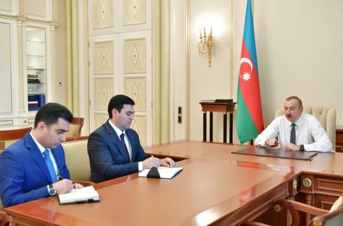 Prezident İlham Əliyev Anar Tağıyevi Yevlax Şəhər İcra Hakimiyyətinin başçısı, Elnur Rzayevi Xaçmaz Rayon İcra Hakimiyyətinin başçısı vəzifələrinə təyin olunması ilə əlaqədar qəbul edib - FOTO