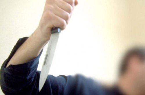 Narkoman ər arvadını məzara, həmyerlisini xəstəxanaya göndərdi - Dəhşətli qətlin təfərrüatı