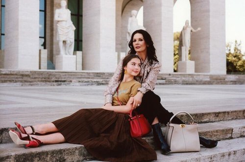 Dünya şöhrətli aktrisanın 16 yaşlı qızı - FOTOLAR