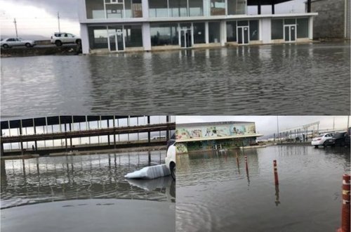 “Binə” ticarət mərkəzi su altında qaldı - FOTO