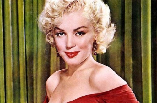 Monronun paltarı hərracda 280 minə satıldı