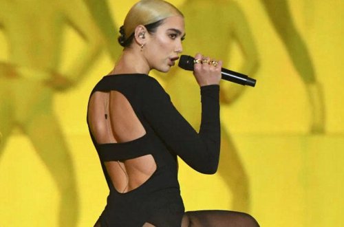 Dua Lipa səhnədə erotik şou göstərdi - FOTO