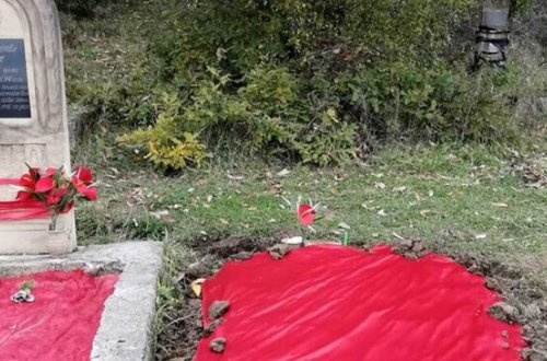 Azərbaycanda ürəkdağlayan olay - Nişanlı gənclər YANAŞI DƏFN EDİLDİLƏR - FOTO