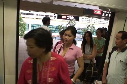 Metroda qadın ətəklərinin altına baxan kişi sərnişinlərin əlində öldü