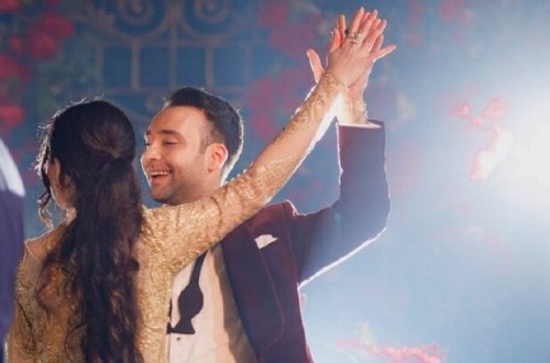 Azərbaycanlı müğənni nişanlısı ilə FOTOSUNU PAYLAŞDI - 4 gün sonra toydur