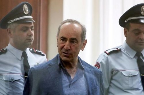 Суд оставил экс-президента Армении под арестом