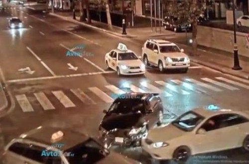 Bakıda qaydaları pozan taksi ağır qəzaya səbəb oldu - ANBAAN VİDEO