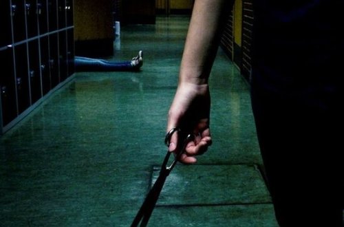 Azərbaycanda dəhşətli cinayət: Ad günündə qayçı ilə öldürüldü