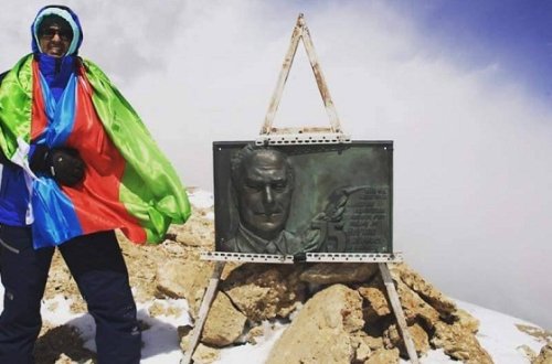 MirHəsən Seyidov: Sevindirici haldır ki, ”İrəli” İctimai Birliyinin təşəbbüsü ilə Dövlət Bayrağının asılması aksiyası geniş vüsət alır