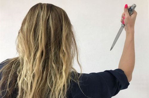 Bakıda qız oğlanlarla cinsi əlaqə təklif edən rəfiqəsini öldürdü - TƏFƏRRÜAT