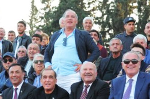 Fərhad Əhmədov Göyçayda futbol izlədi - FOTOLAR