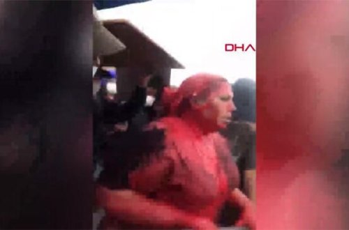 İcra başçısının saçını kəsib üzünə boya tökdülər