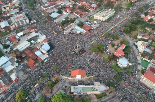 Bu ölkənin prezidenti istefa verdi - Aksiyalardan sonra