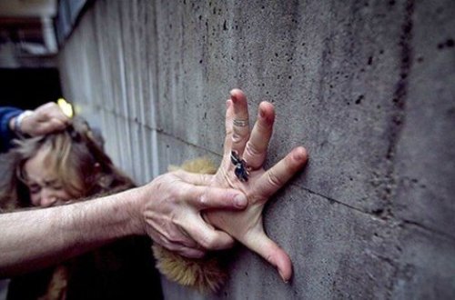 DƏHŞƏT! Ata və qızı qadını qaçırdıb bir həftə zorladılar