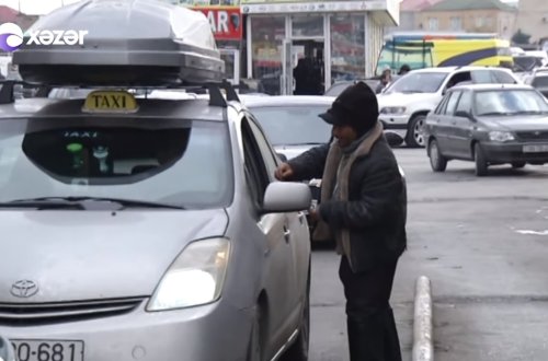 Bakının mərkəzində qanunsuz pul yığılır - 20 qəpik - 1 manat - VİDEO