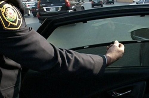 Jalüzdən istifadə edən sürücülərin nəzərinə: Bu halda cərimələnəcəksiniz!