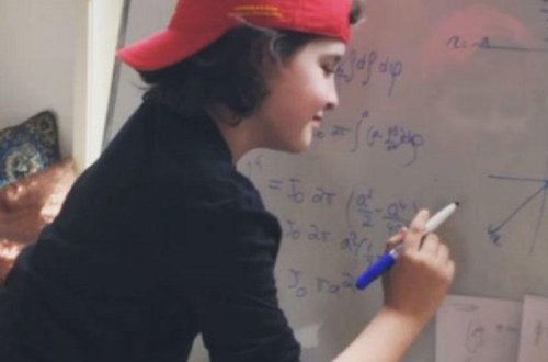 Doqquz yaşında universitet məzunu olacaq qız Ginnesin Rekordlar Kitabına daxil ediləcək