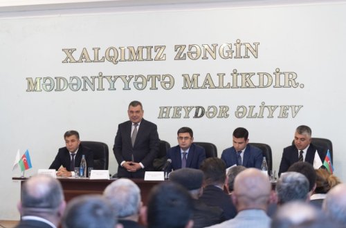 Xəzər rayonunda meyvə və tərəvəz istehsalı ilə məşğul olan istixana rəhbərləri ilə görüş keçirilib