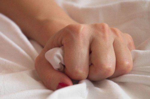 İntim münasibətdən sonra sevgilisini öldürən qadından ağlasığmaz hərəkət - FOTO