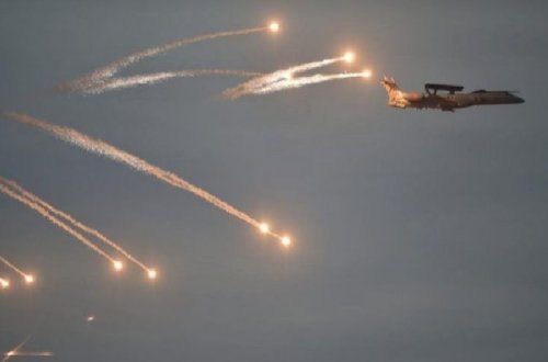 SON DƏQİQƏ: İsrail qırıcıları İran ordusunu BOMBALADI - Onlarla hərbçi həlak oldu / VİDEO