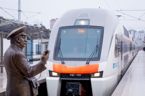 Sumqayıt-Bakı dəmir yolunda problem – Qatar yolda qalıb