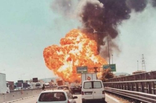 На трассе Баку-Астара загорелся бензовоз