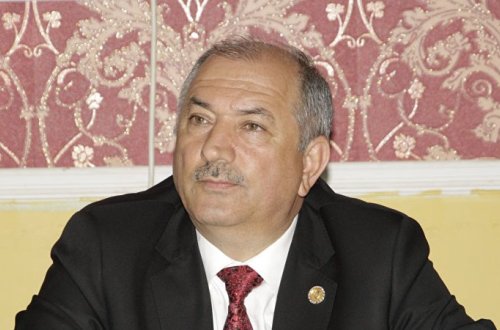 Bacısı oğlu icra başçısını işə salıb